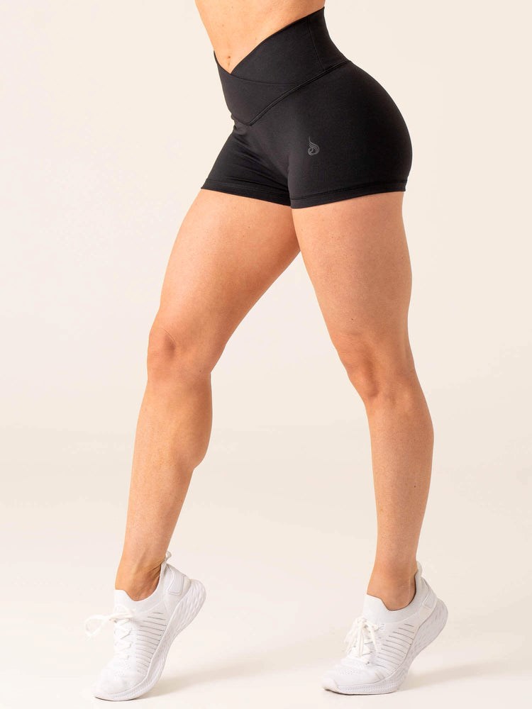 Ryderwear Momentum Cross Over Scrunch Booty Shorts Černé | IKCD-65872