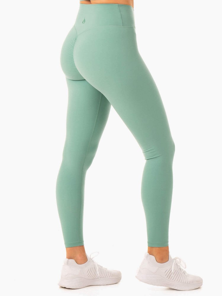 Ryderwear Serene Cross Over Scrunch Leggings Zelene | KGTZ-30451